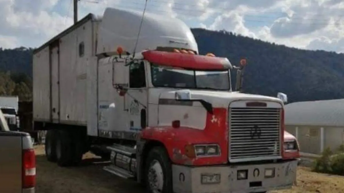 TRAILER ROBADO 