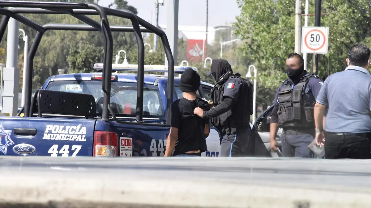 f carmona proteccion a policias (2)
