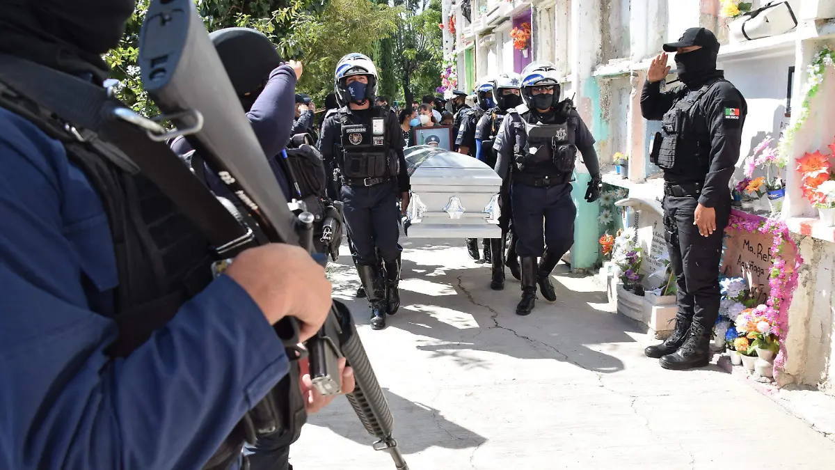 F CARMONA FUNERAL POLICIA (4)