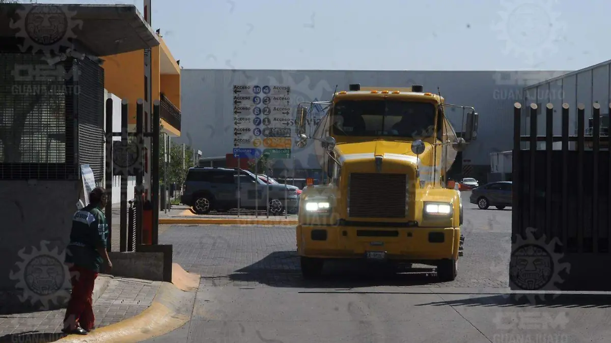 F-EMPLEADO-SERVIACERO-OKjpg