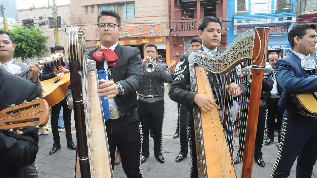 2-mariachi