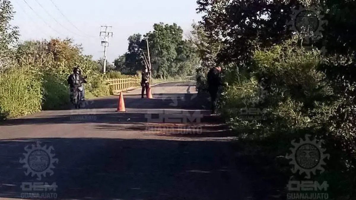 Dejan-cuerpo-a-orilla-de-la-carretera-Huanímaro (2)