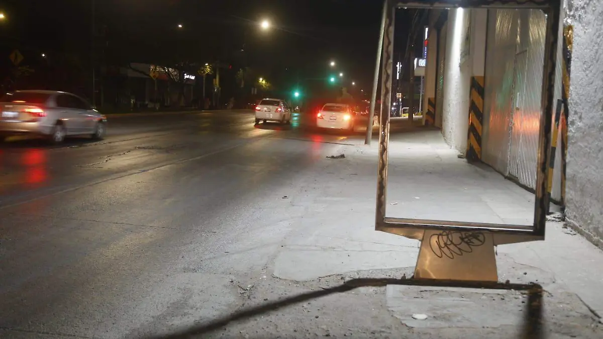 Paradas de camión en León, en el abandono