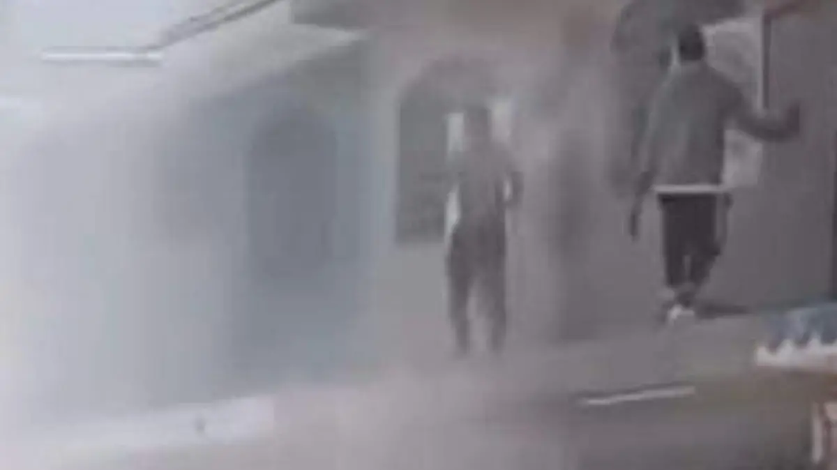 Arde anexo en la Flores Magón de León