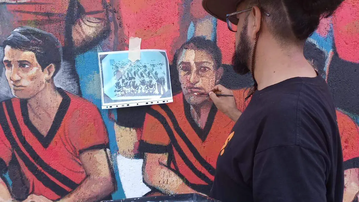 Cada trazo está hecho con amor pues todos los habitantes han participado en este mural