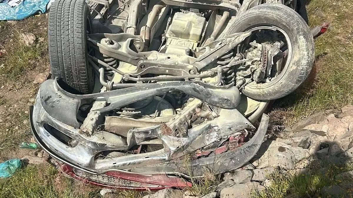 Dos muertos y seis heridos en volcadura en la autopista Salamanca–León