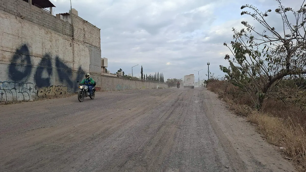 Vecinos de Villas de Palermo y Vista Esmeralda piden pavimentar el último tramo del bulevar Malaquita