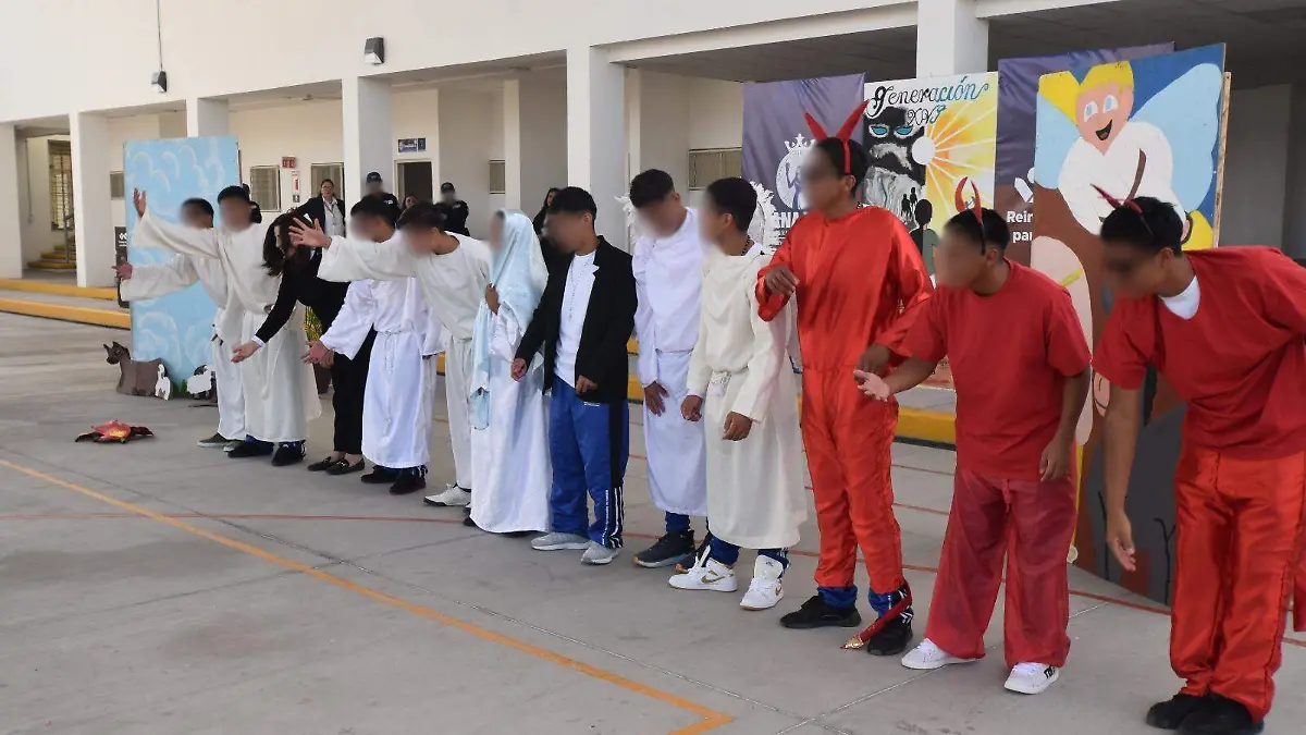 Caminando hacia la reinserción presentan pastorela adolescentes 04