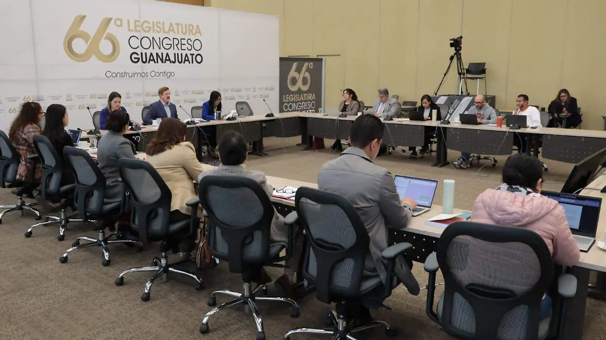 Reforma contra nepotismo no aplicará antes de 2030 en los estados