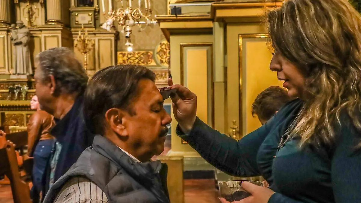 Miércoles de Ceniza en León: Cientos de devotos inician la Cuaresma 2026