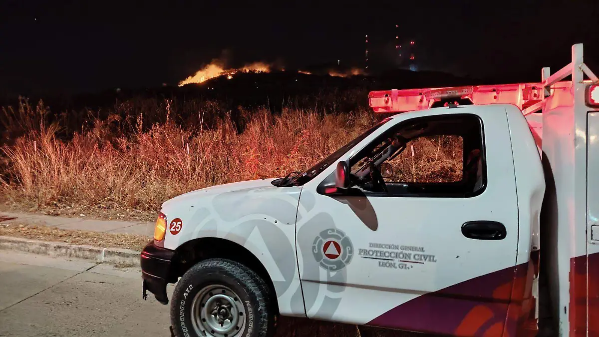 Incendios en León movilizan a Bomberos