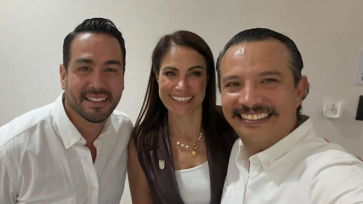 Tras una foto con un militante de Morena, Allan León aclara que sigue siendo panista