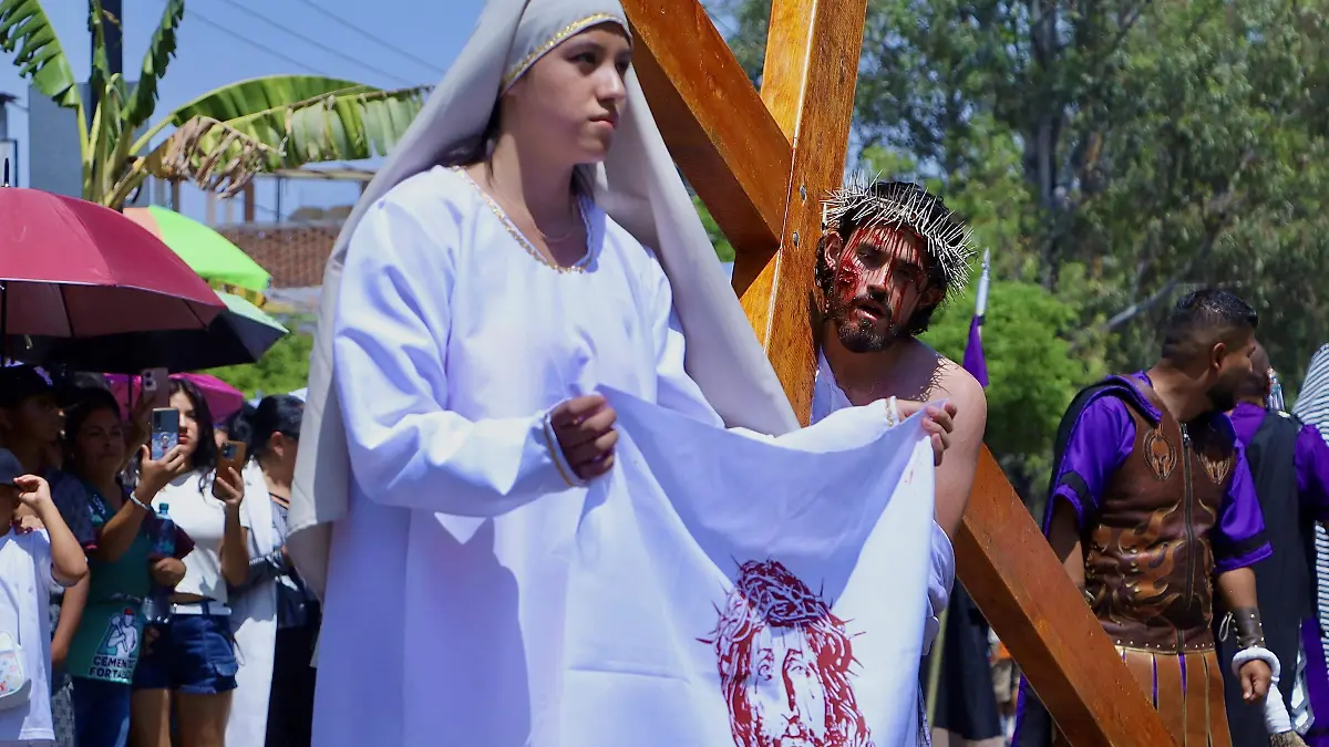 ARCHIVO NOTICIAS VESPERTINAS VIACRUSIS CHAPALITA (2)