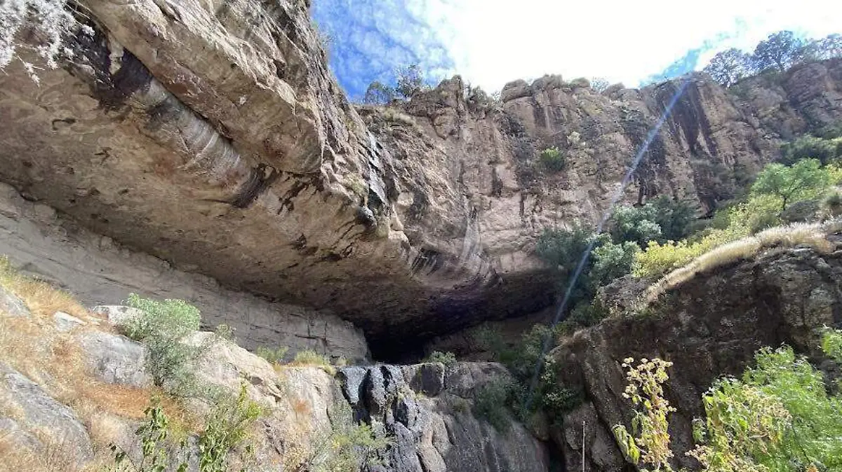 CUEVA LONGA