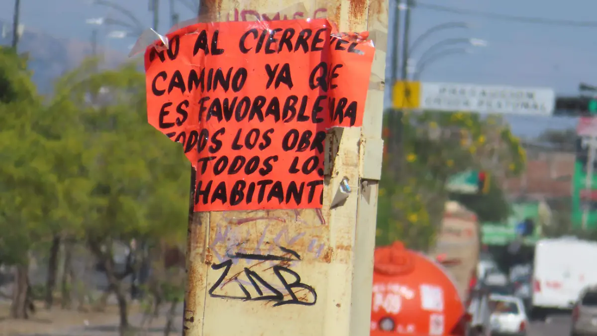 Vecinos de San Juan de Abajo protestan por cierre de acceso en Delta y Timoteo Lozano, en León