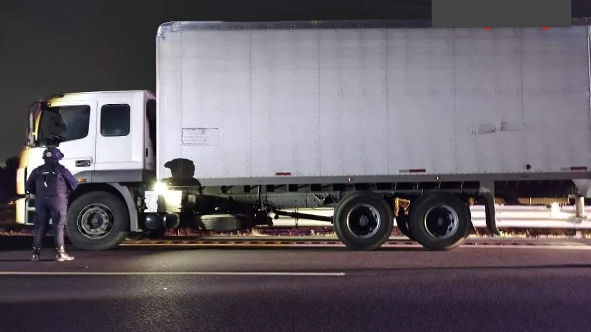 Recuperan FSPE tractocamión y aseguran mercancía en León 02