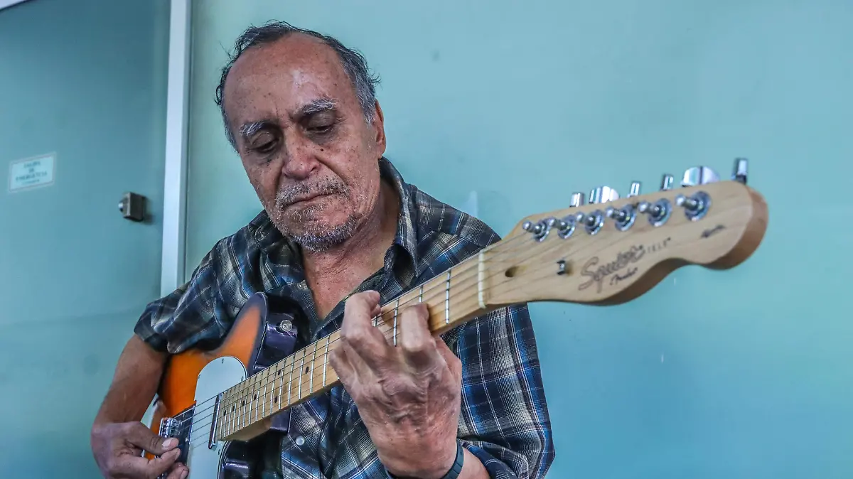 Músico León - Francisco Meza (12)