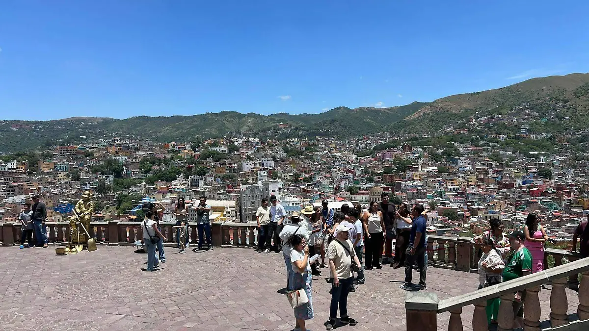 Guanajuato – La capital guanajuatense recupera su turismo tras el “domingo negro” (2)