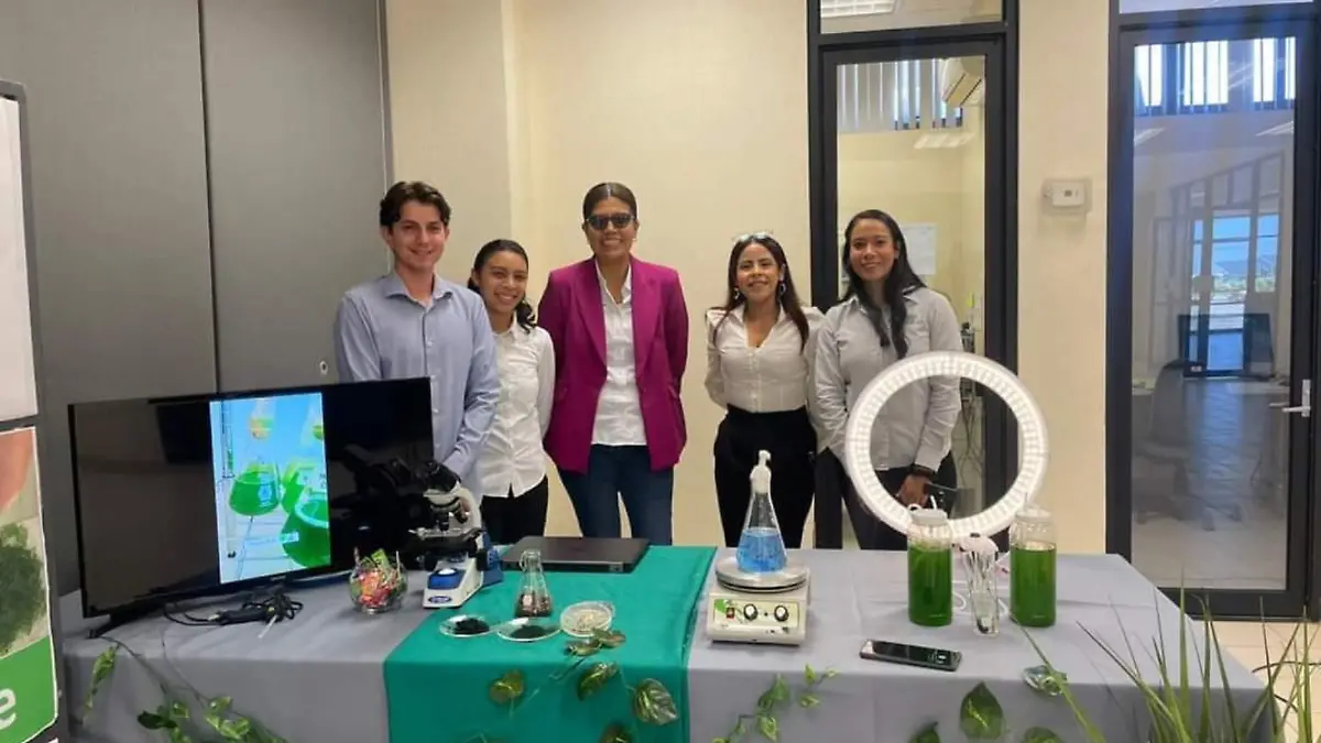 Estudiantes de la UTSLRC crean biofertilizante a base de algas