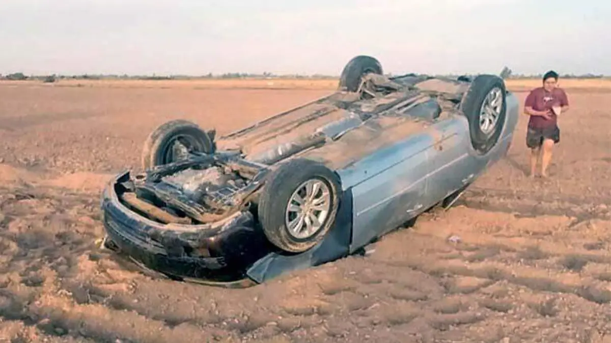 Balean a chofer y pasajero de taxi en Centro de San Luis