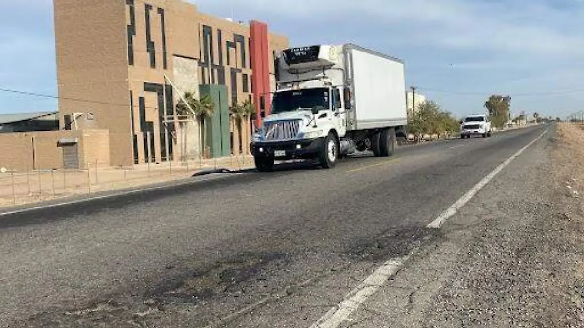El poco arreglo que tuvo la carretera no duró mucho, ya que se volvieron a hacer los baches