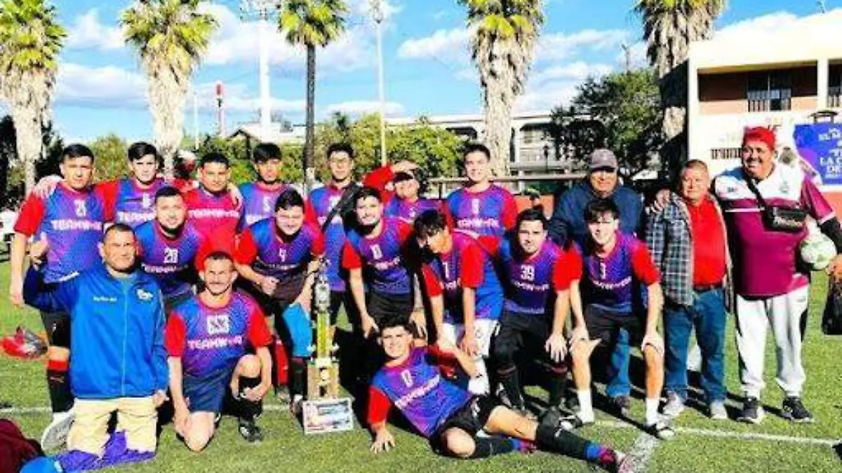 Equipo de los Team Work de San Luis campeones del torneo en Tecate, Baja California 7