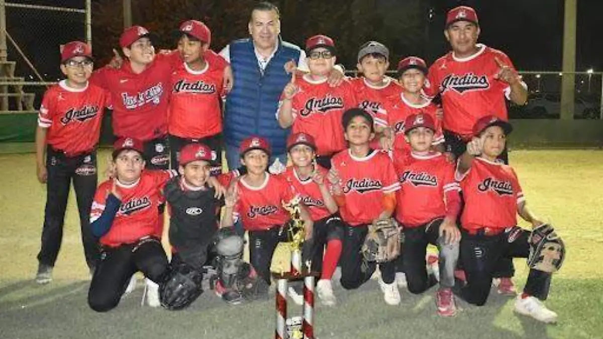 Equipo Indios son los campeones de la 11-12 en los Playoffs B