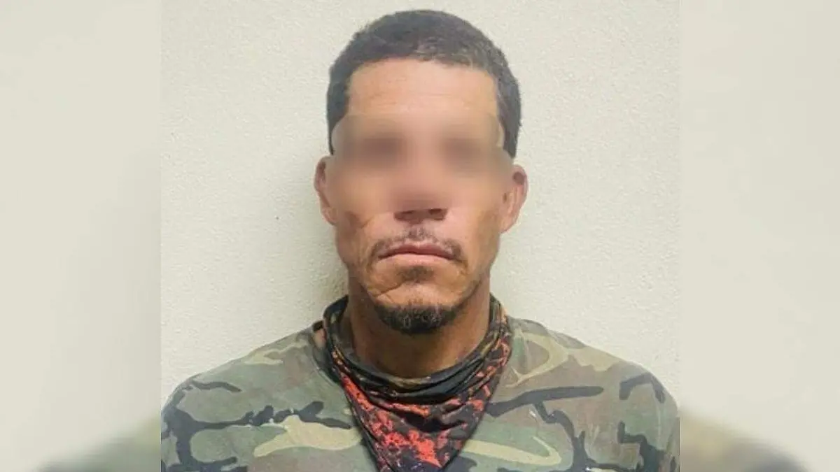 Rubén, quien era buscado por la AMIC por orden de aprehensión, fue localizado por la policía municipal en el momento que tenía comportamiento violento.