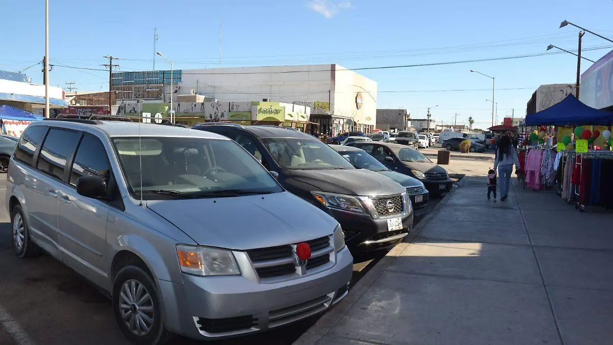 Extienden horario de estacionamientos en el Centro