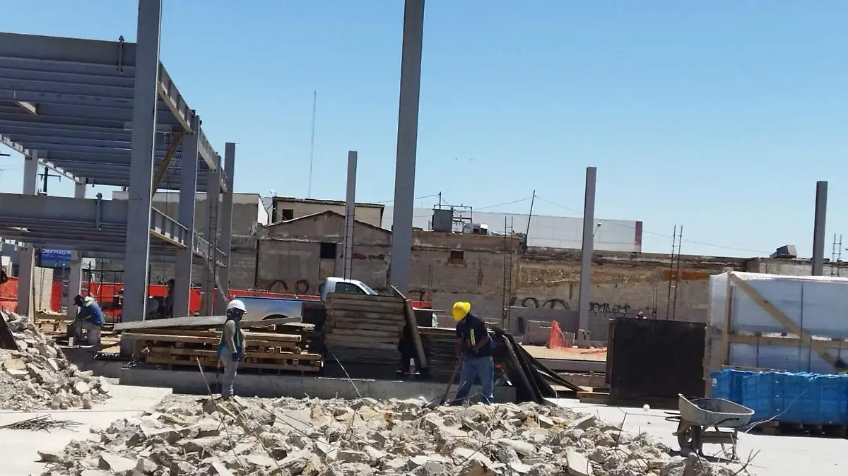 Avanza la construcción de tienda en el Centro de SLRC