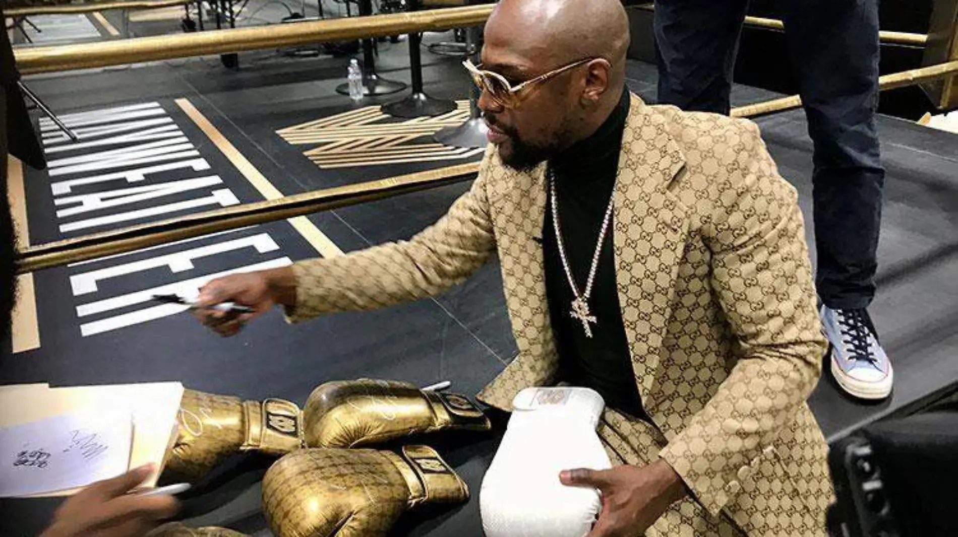 box_Floyd-Mayweather