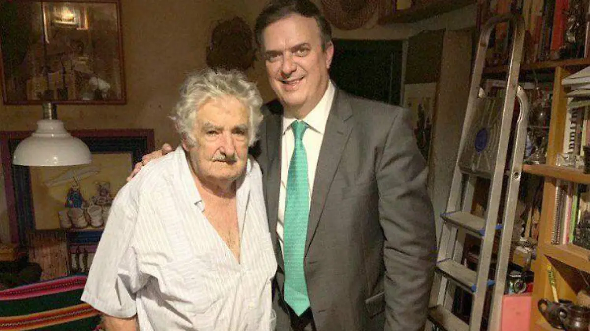 ebrard mujica TWITTER