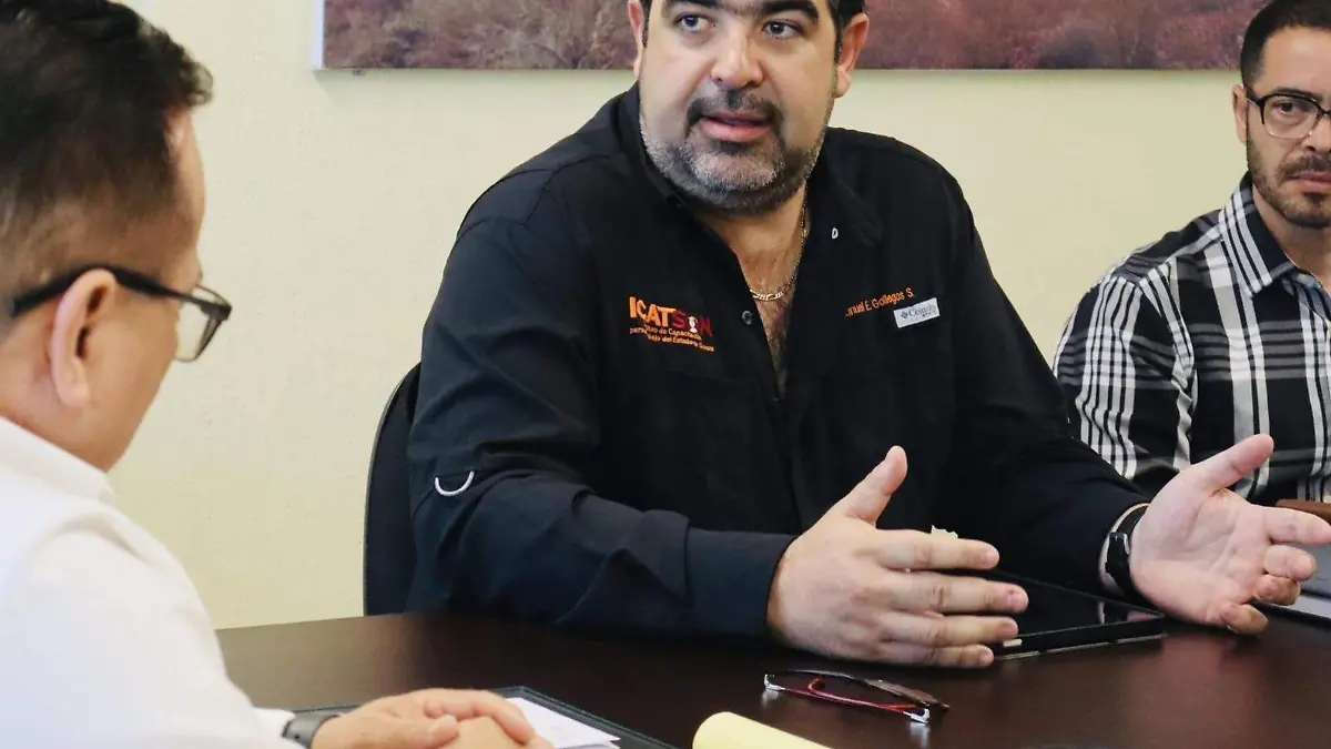 Director de Icatson presenta cursos a comunidad sanluisina