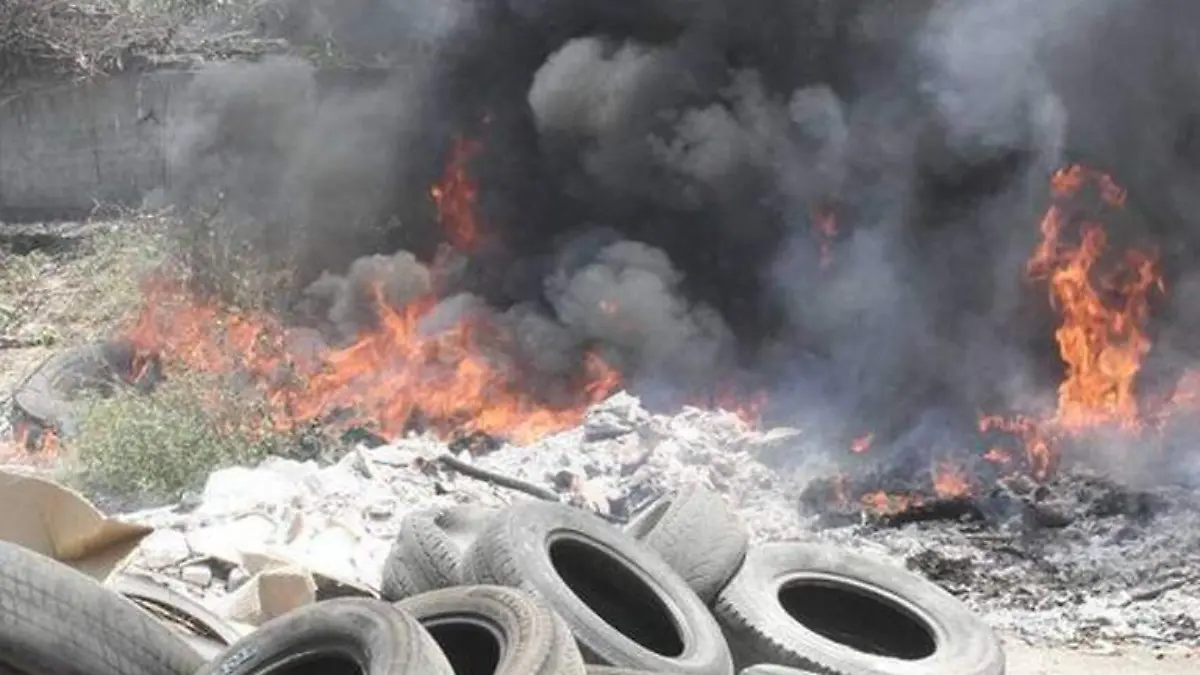 La quema de llantas es un problema recurrente