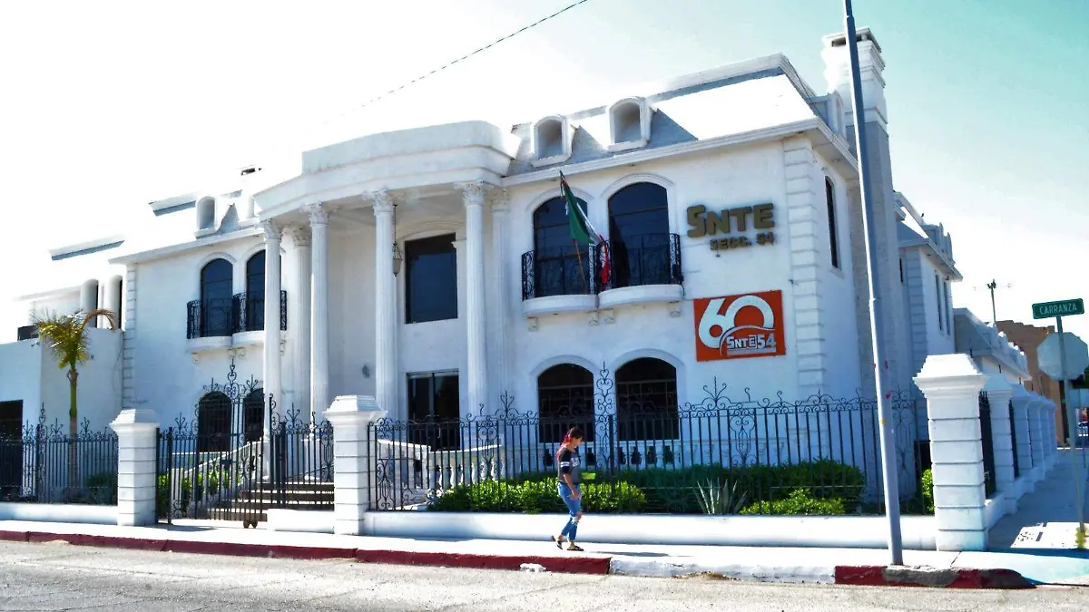SNTE 54 ofrece vivienda a maestros