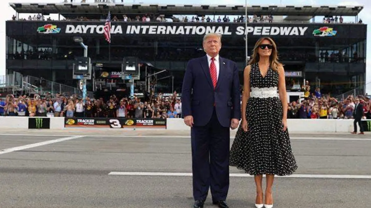 donald-trump-en-la-nascar_0_22_958_596