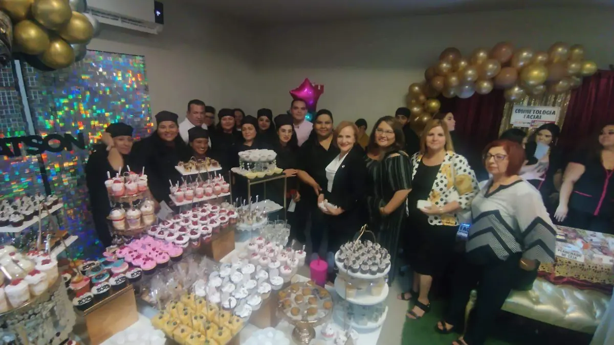 Se gradúan alumnos de Icatson en SLRC