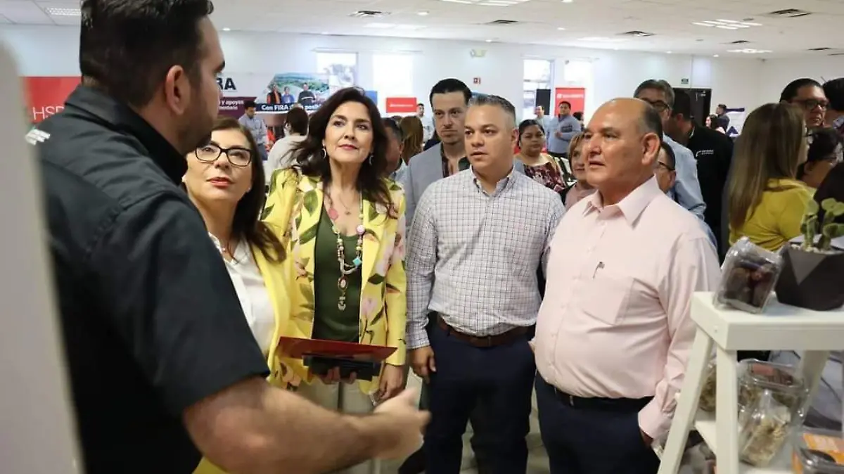 Emprendedores reciben 80 créditos