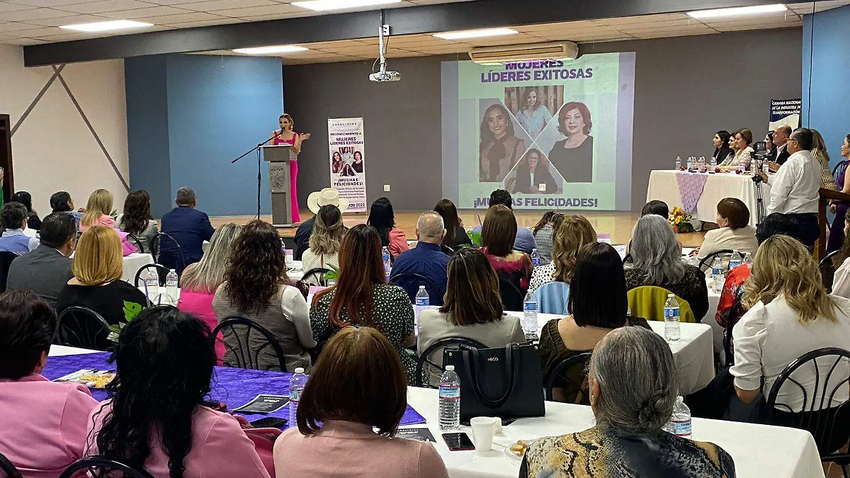 Las galardonadas fueron homenajeadas por la Canacintra