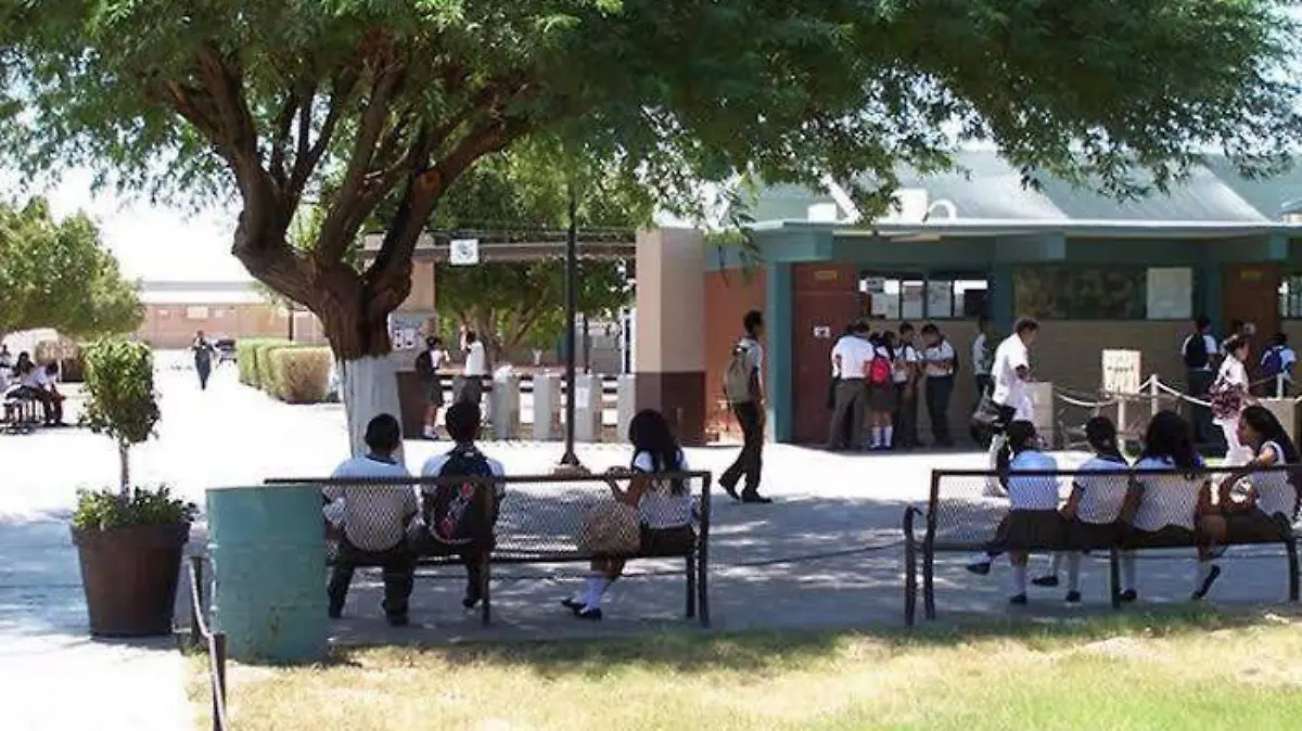 Entregarán becas educativas para preparatoria