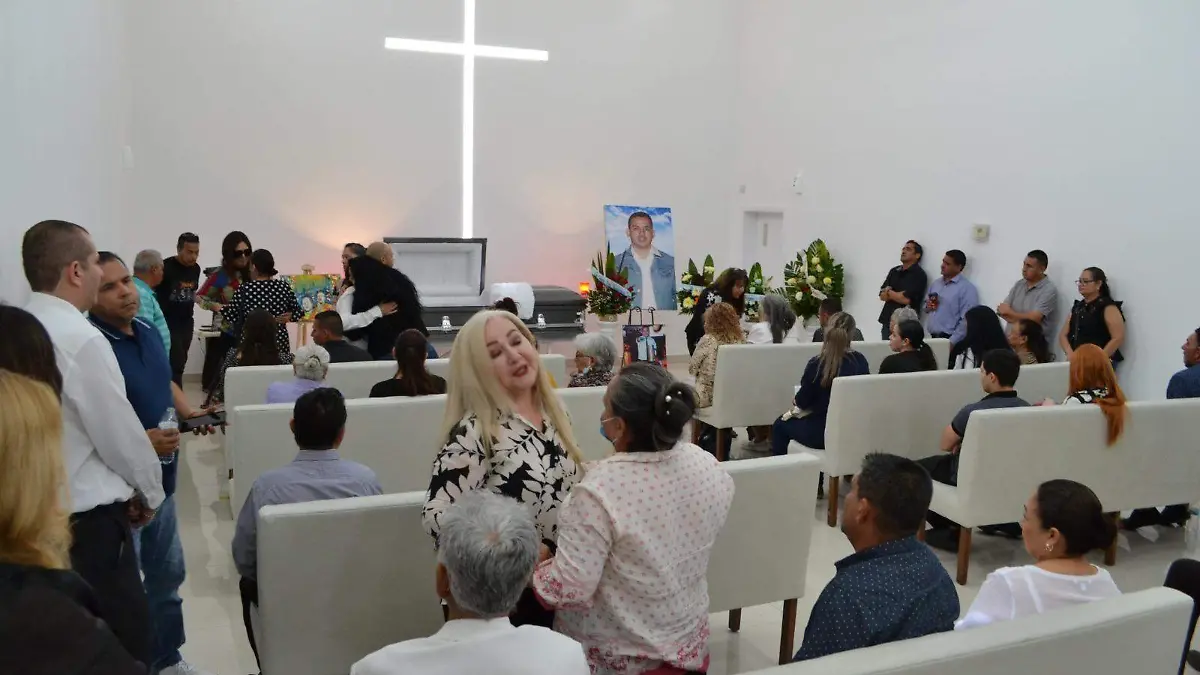 Dan último adiós a Antonio de Mitosis