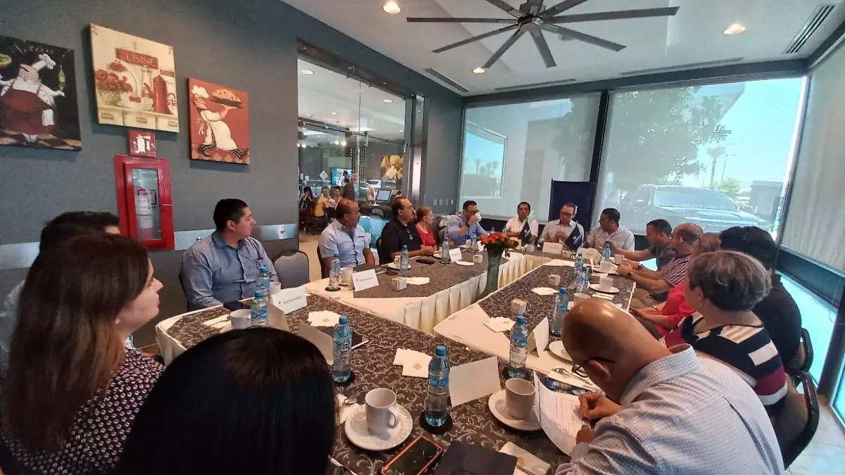 Empresarios piden revisar reformas laborales