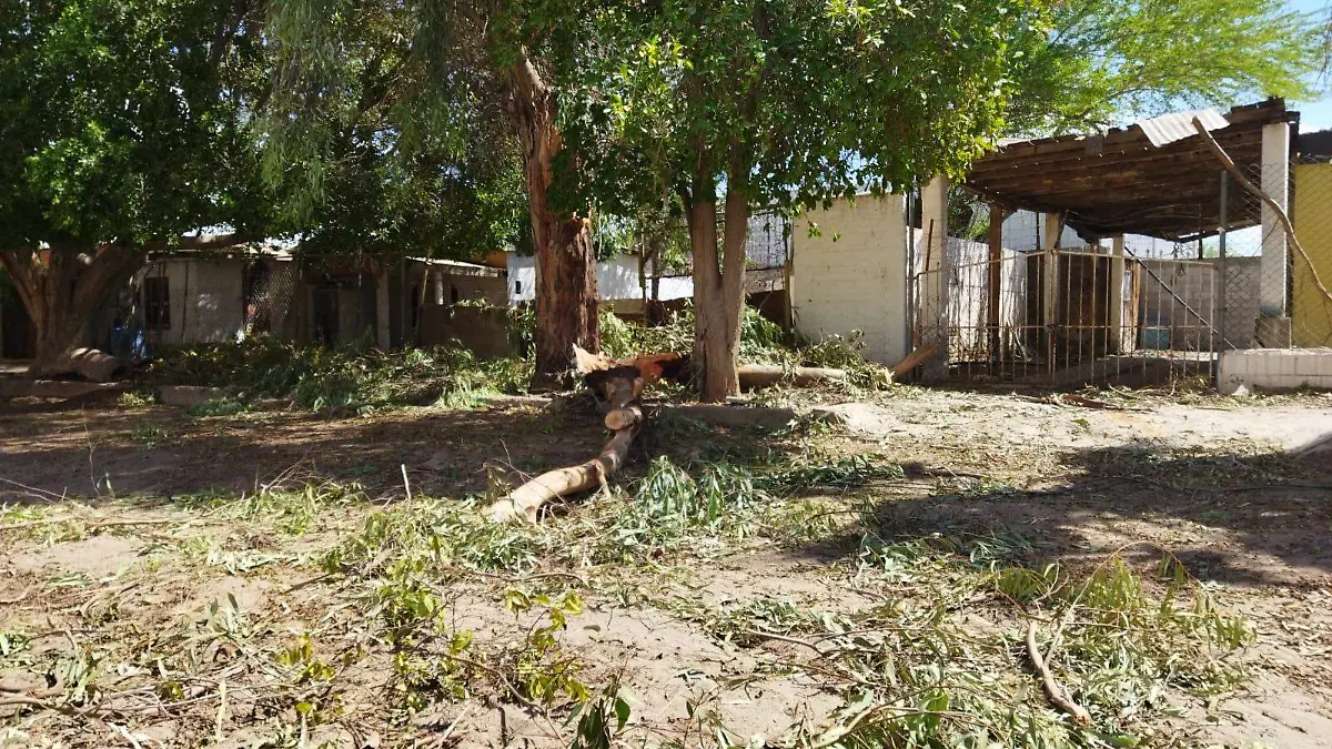 Hilary se aleja, pero continuarán vientos