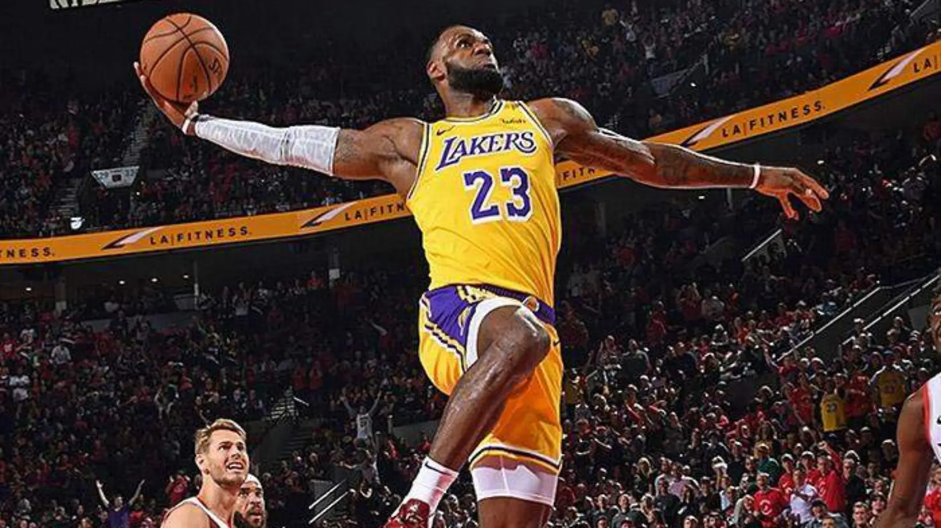 6d6bfff5-lebron-james-los-angeles-lakers