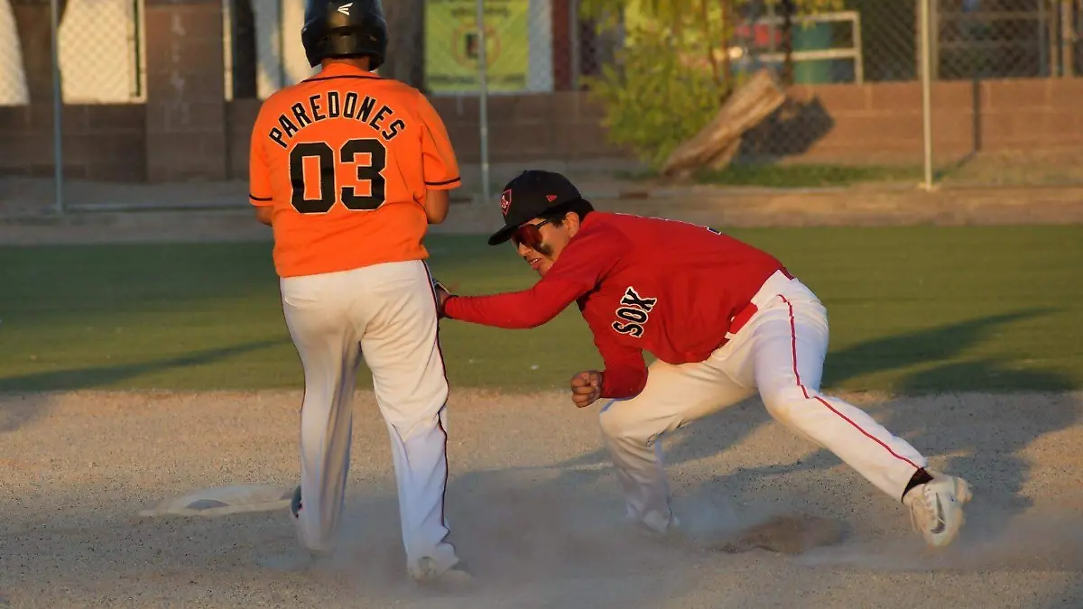 Adrián Gerardo lanza juego sin hit ni carrera