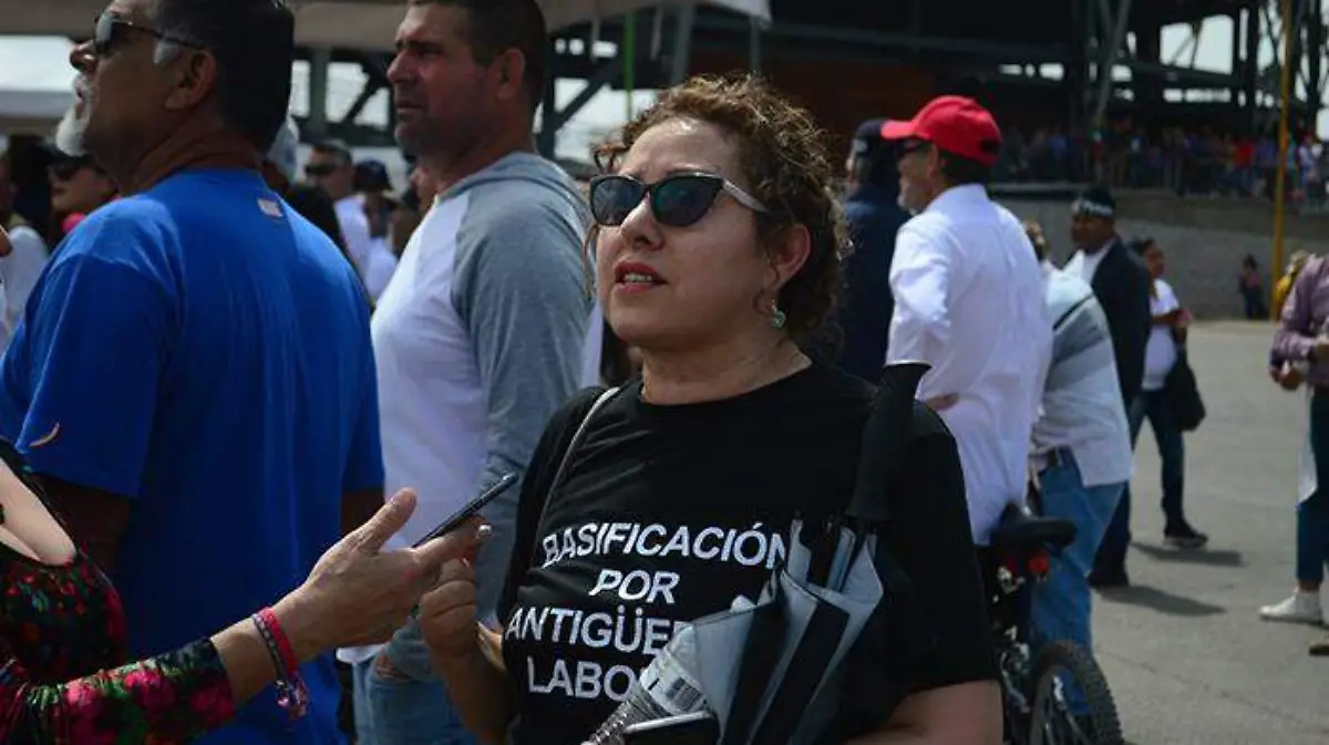 LEONOR RIVERA LARA, PROFESORA