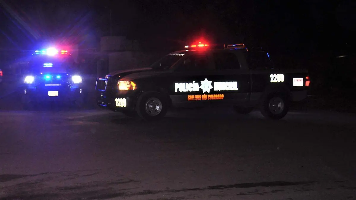 Busca la policía a responsables de violento robo ocurrido en la tienda de conveniencia localizada frente al fraccionamiento Chulavista III, de donde los responsables se llevaron 16 mil pesos en dinero y mercancía