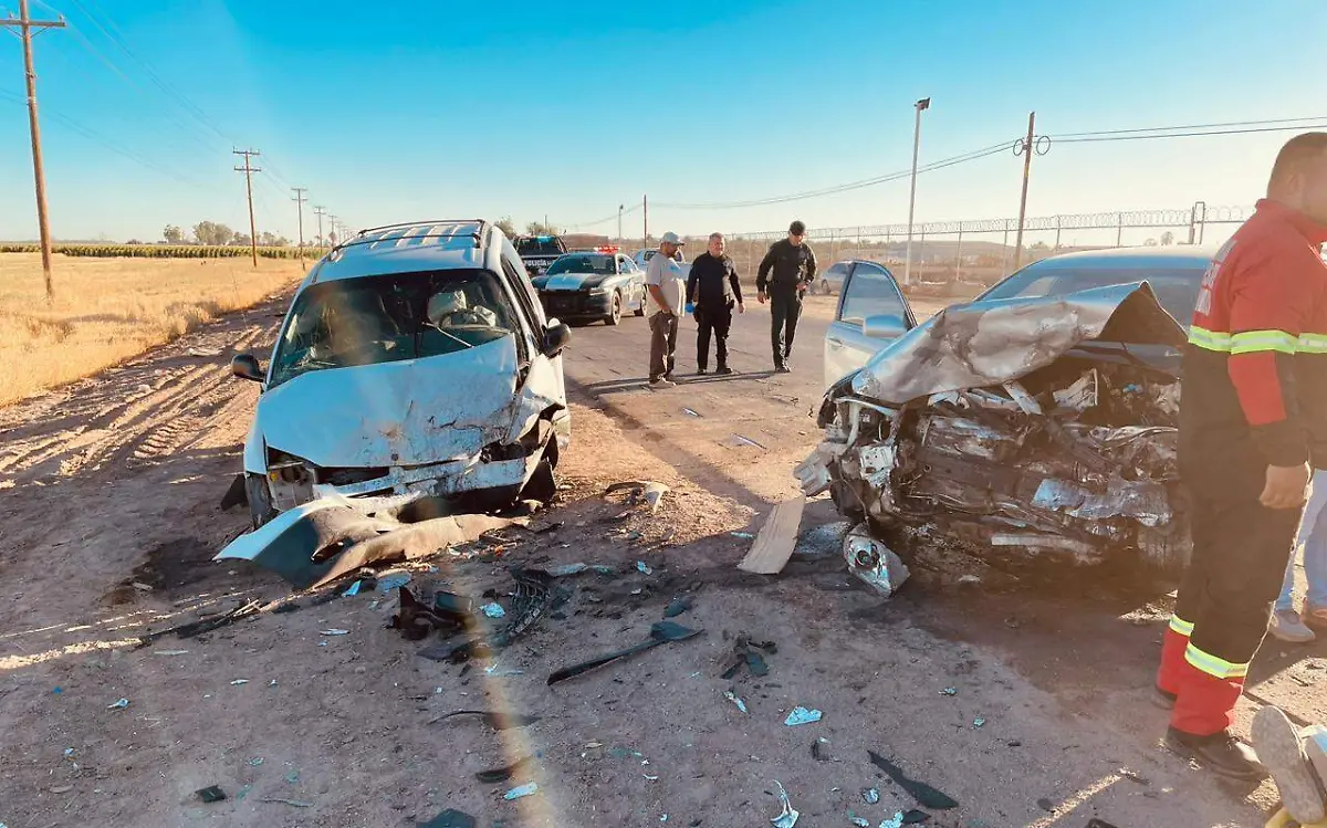 Muere el conductor de un automóvil Toyota Camry 2009 al provocar choque de frente contra una camioneta
