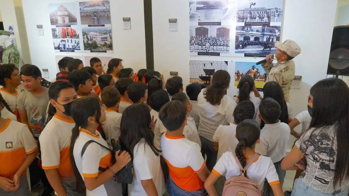 Autoridades municipales inauguraron una exposición de fotografías en el Museo Regional de San Luis