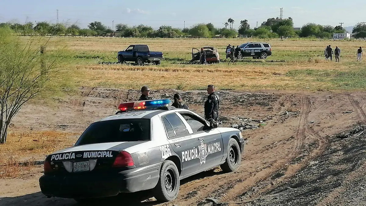 as autoridades de Baja California no descartan la idea de que entre los cuatro hallados sepultados en la colonia Miguel Alemán, valle de Mexicali, se encuentren residentes de esta ciudad.